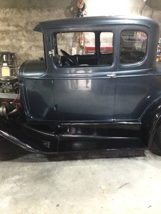 Ford-5-window-coupe-1931-blue