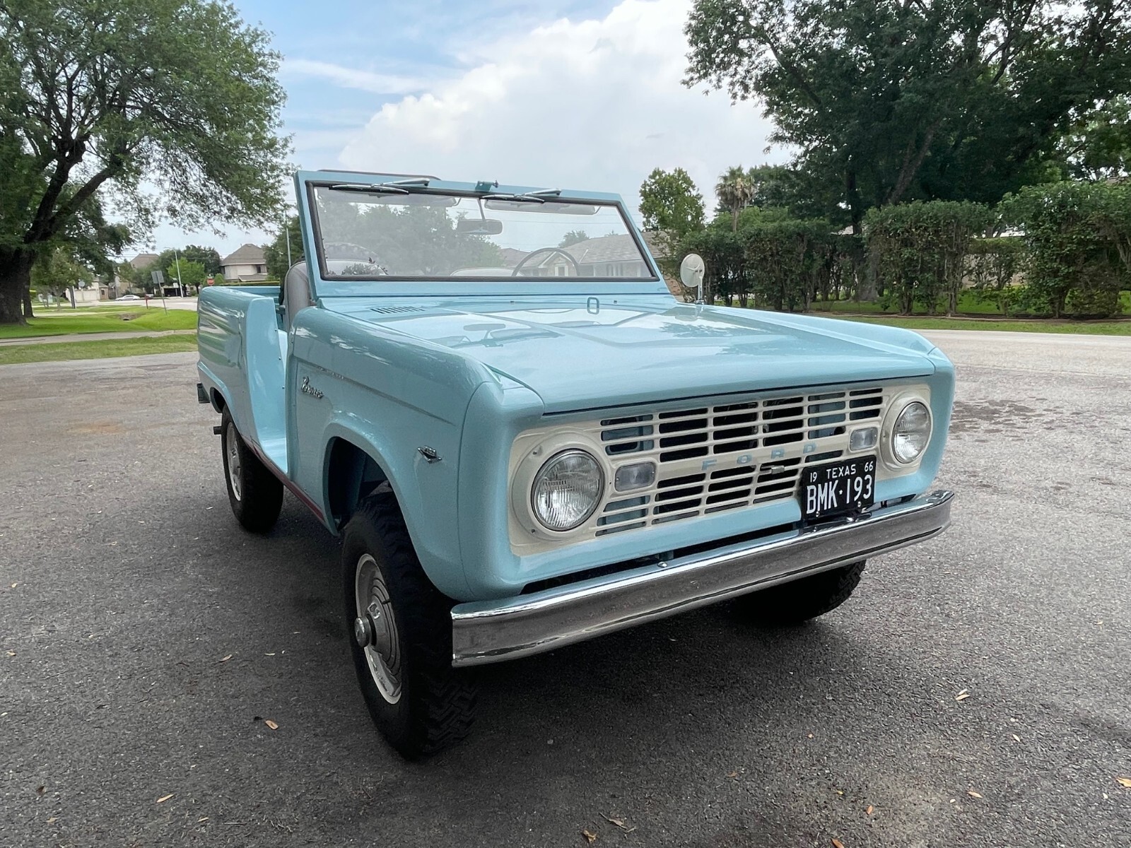 Ford-Bronco-1966-10