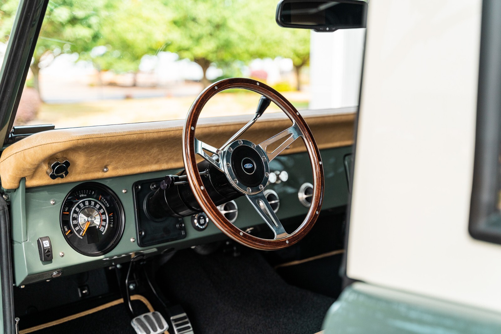 Ford-Bronco-1966-17