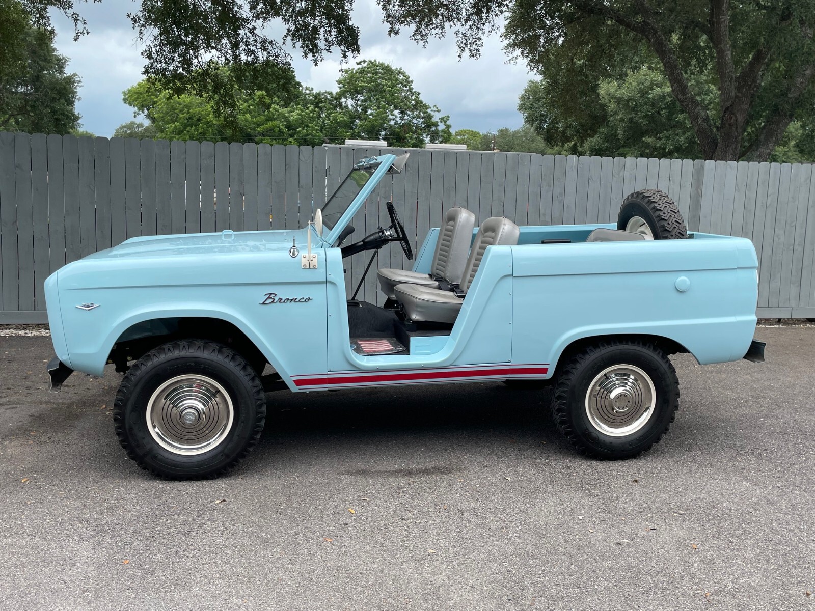 Ford-Bronco-1966-2