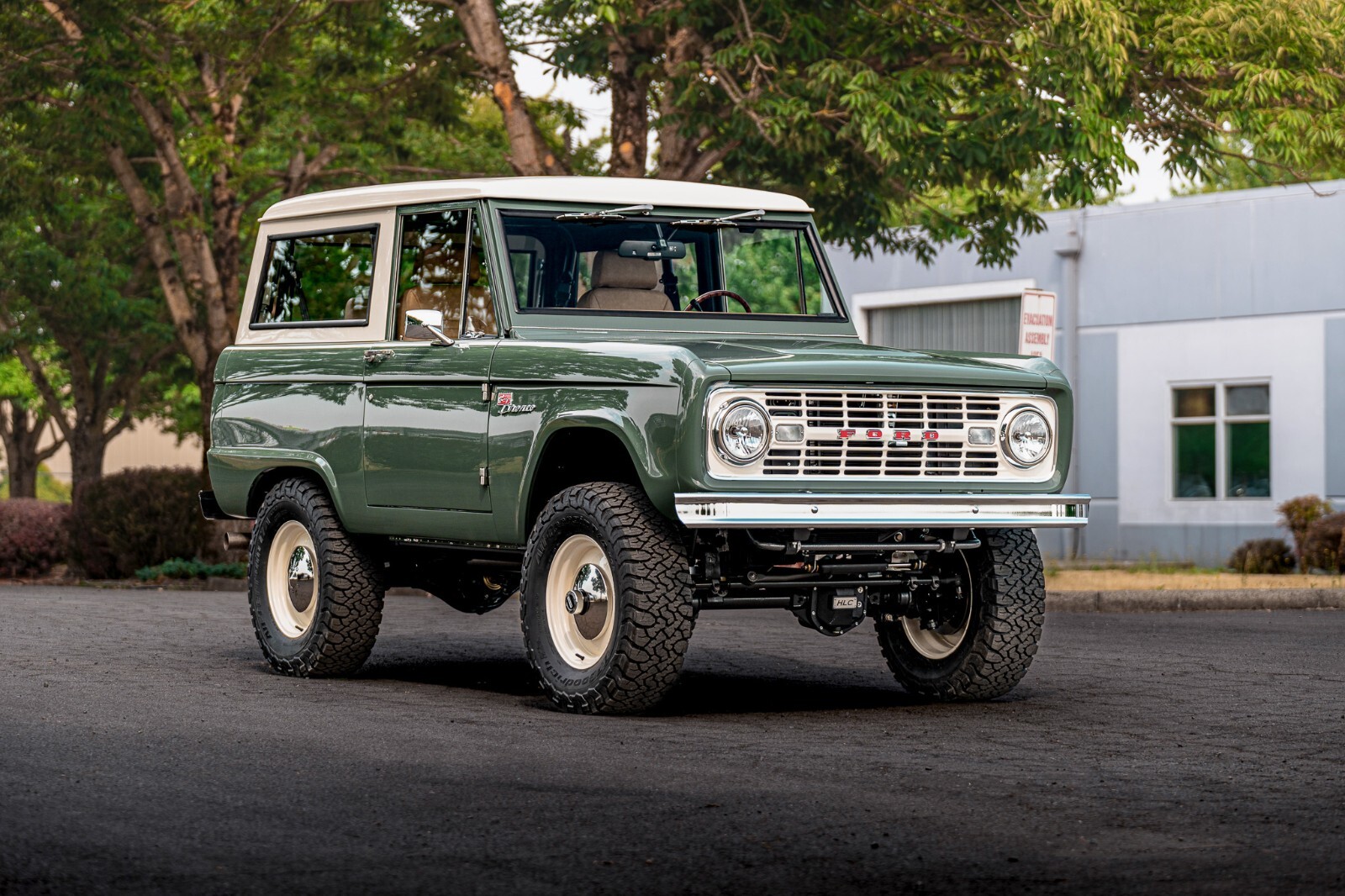 Ford-Bronco-1966-2