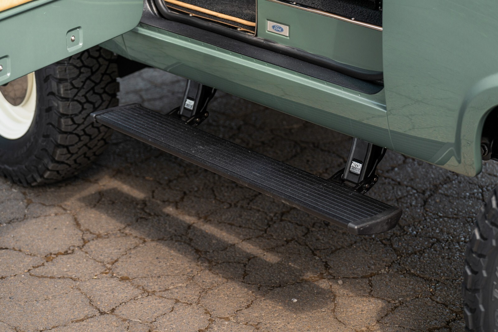 Ford-Bronco-1966-30