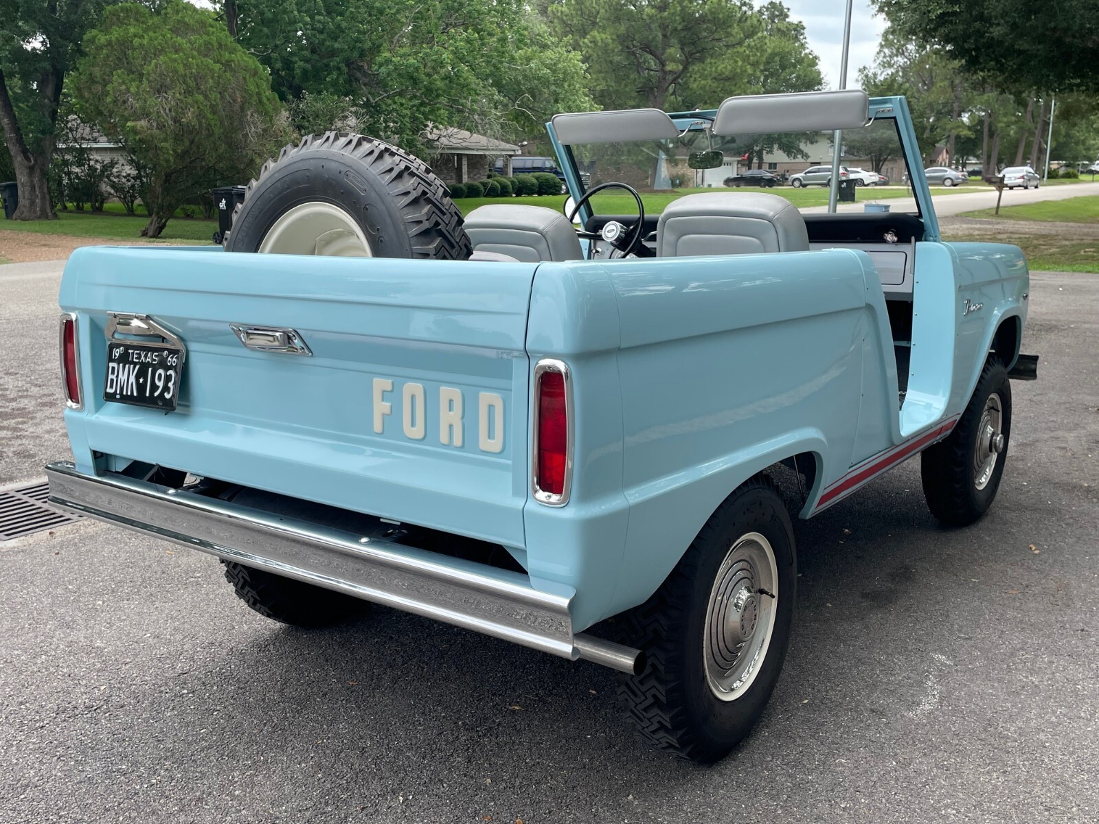Ford-Bronco-1966-7