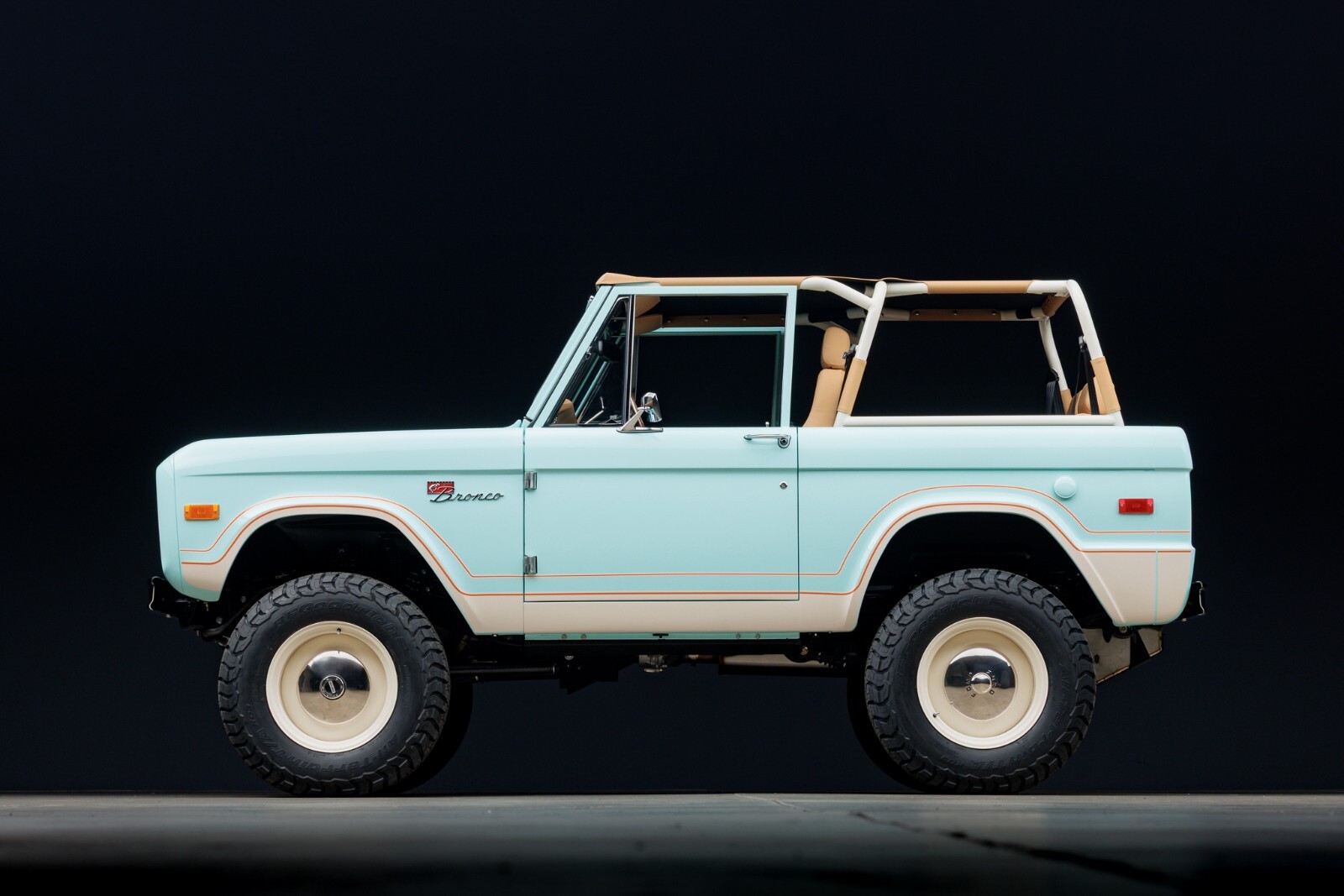 Ford-Bronco-1967-2