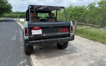 Ford-Bronco-1967-custom-4