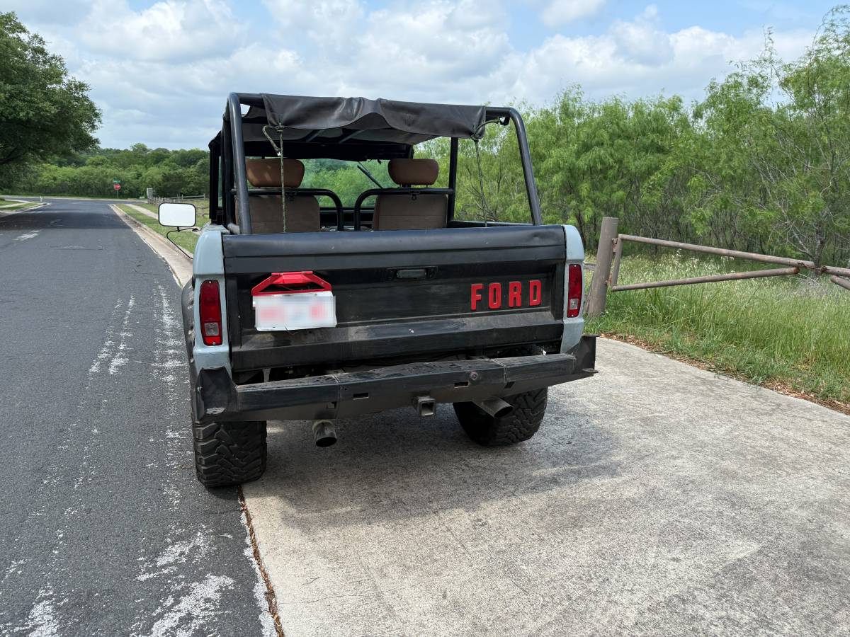 Ford-Bronco-1967-custom-4