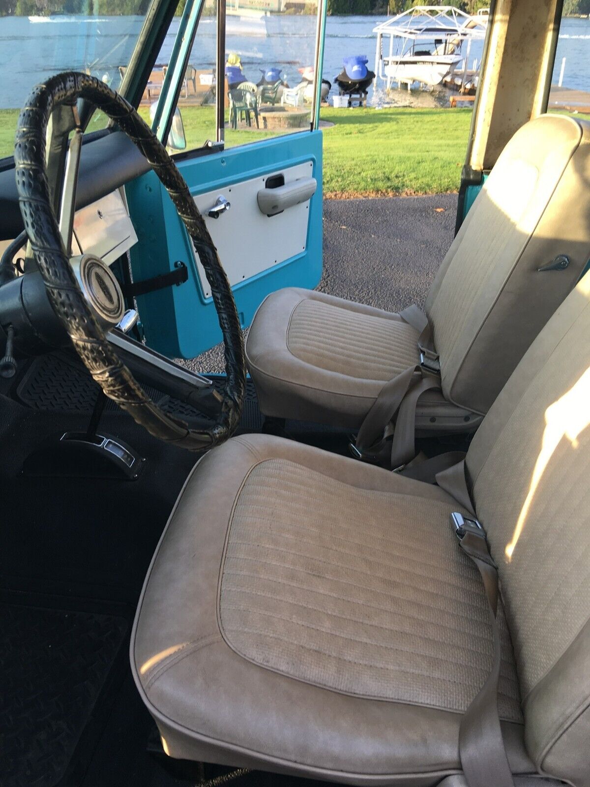 Ford-Bronco-1968-2