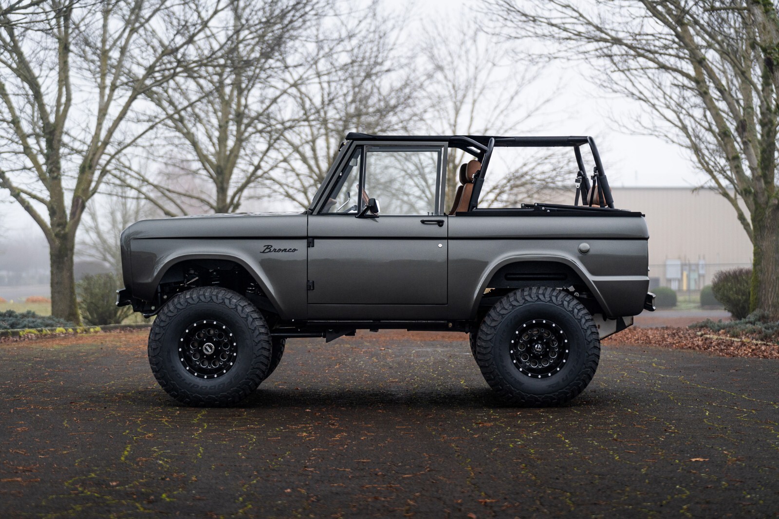Ford-Bronco-1969-3