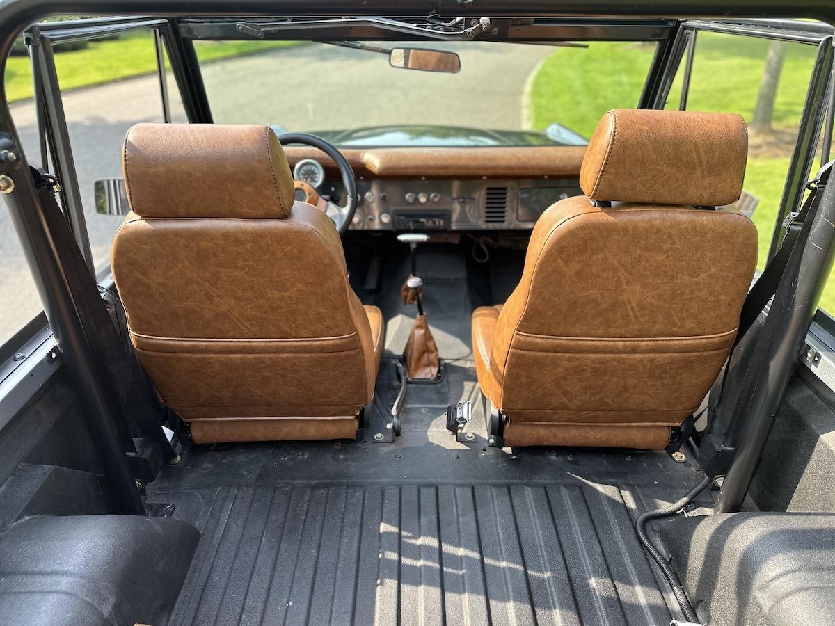 Ford-Bronco-1969-Convertible-31