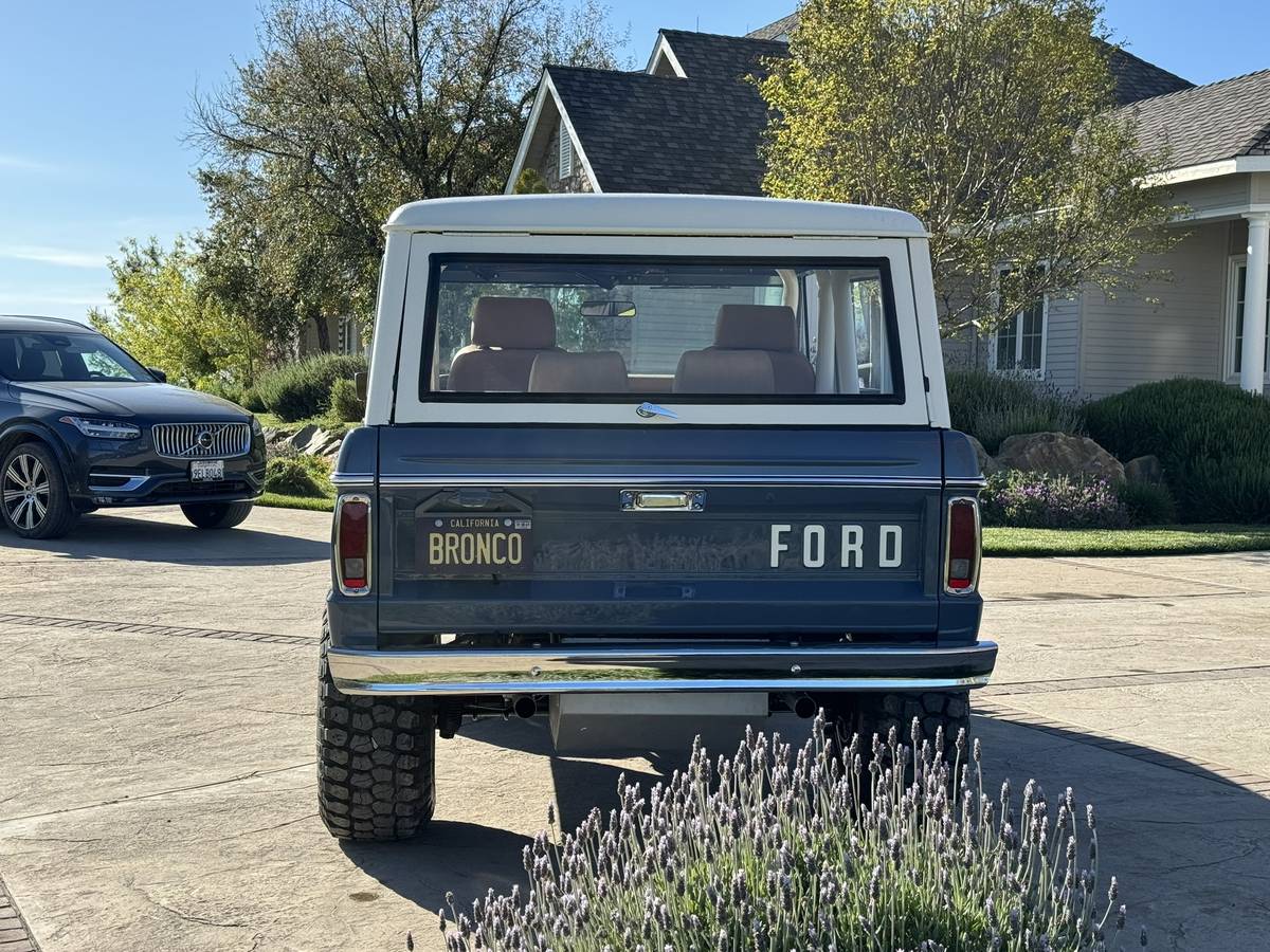 Ford-Bronco-1969-blue-5
