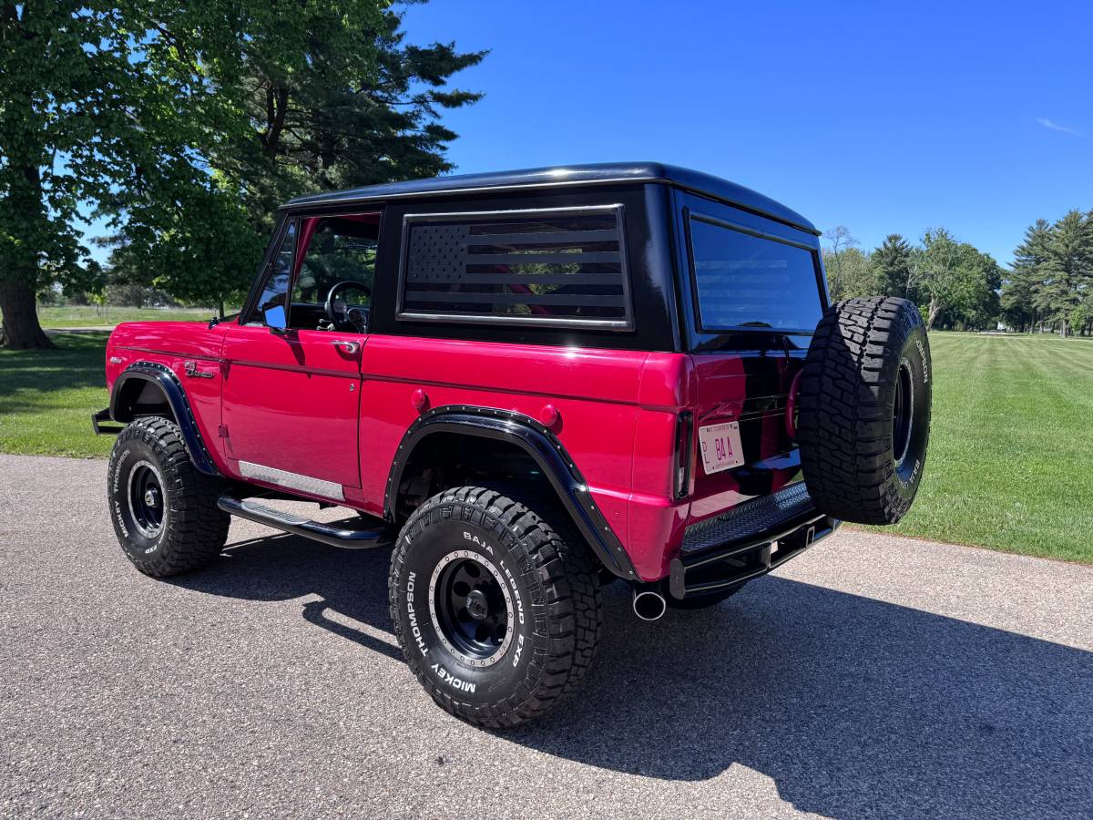 Ford-Bronco-1969-red-12