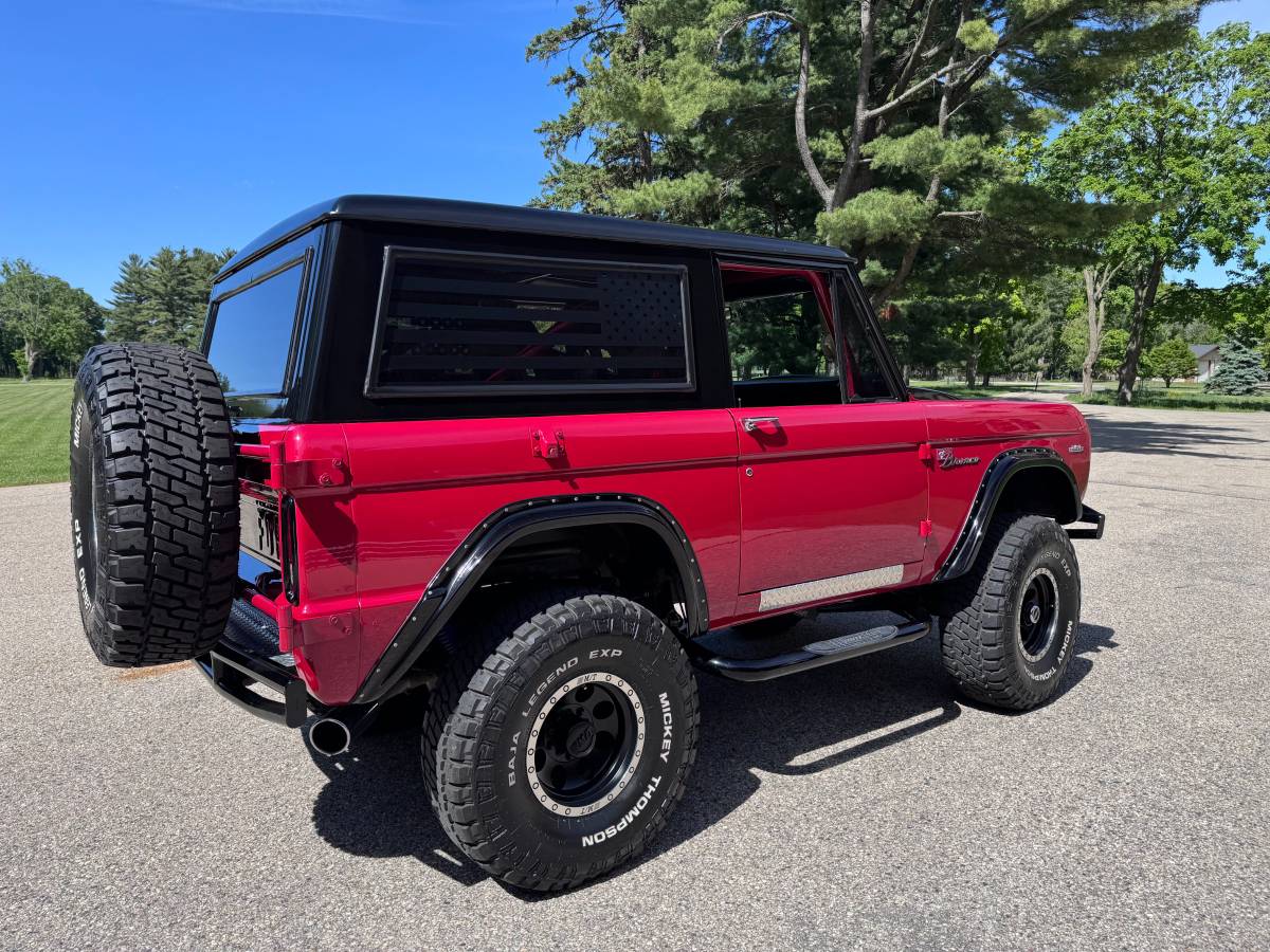 Ford-Bronco-1969-red-3