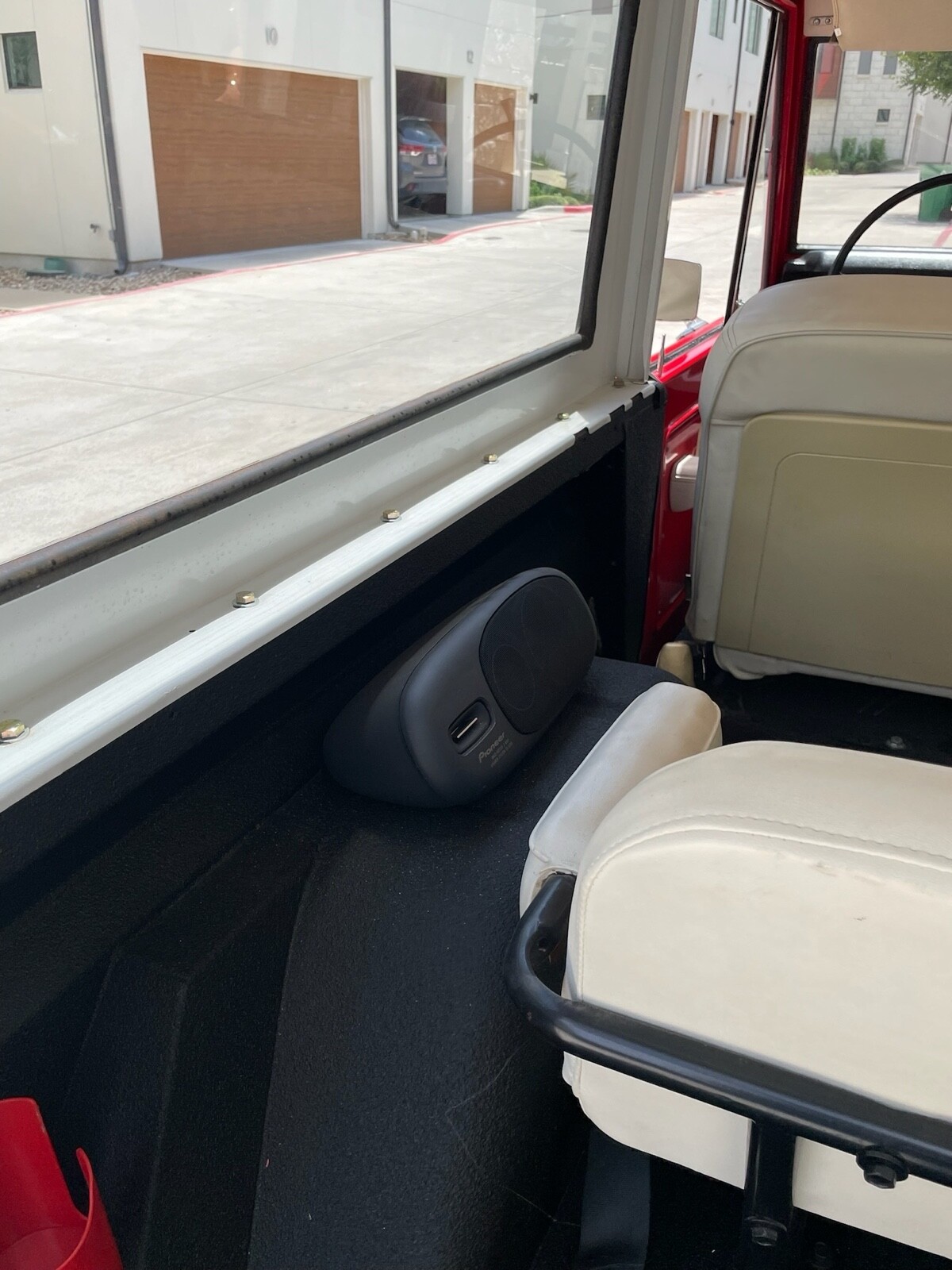 Ford-Bronco-1970-SUV-24
