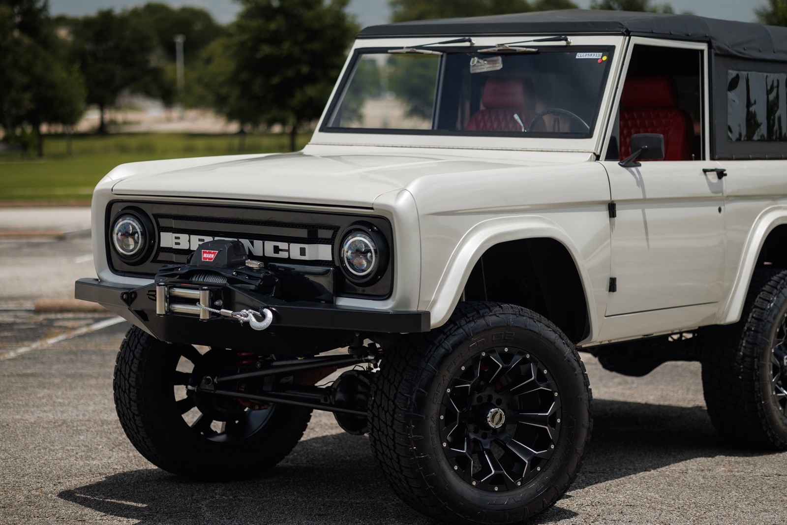 Ford-Bronco-1971-SUV-11