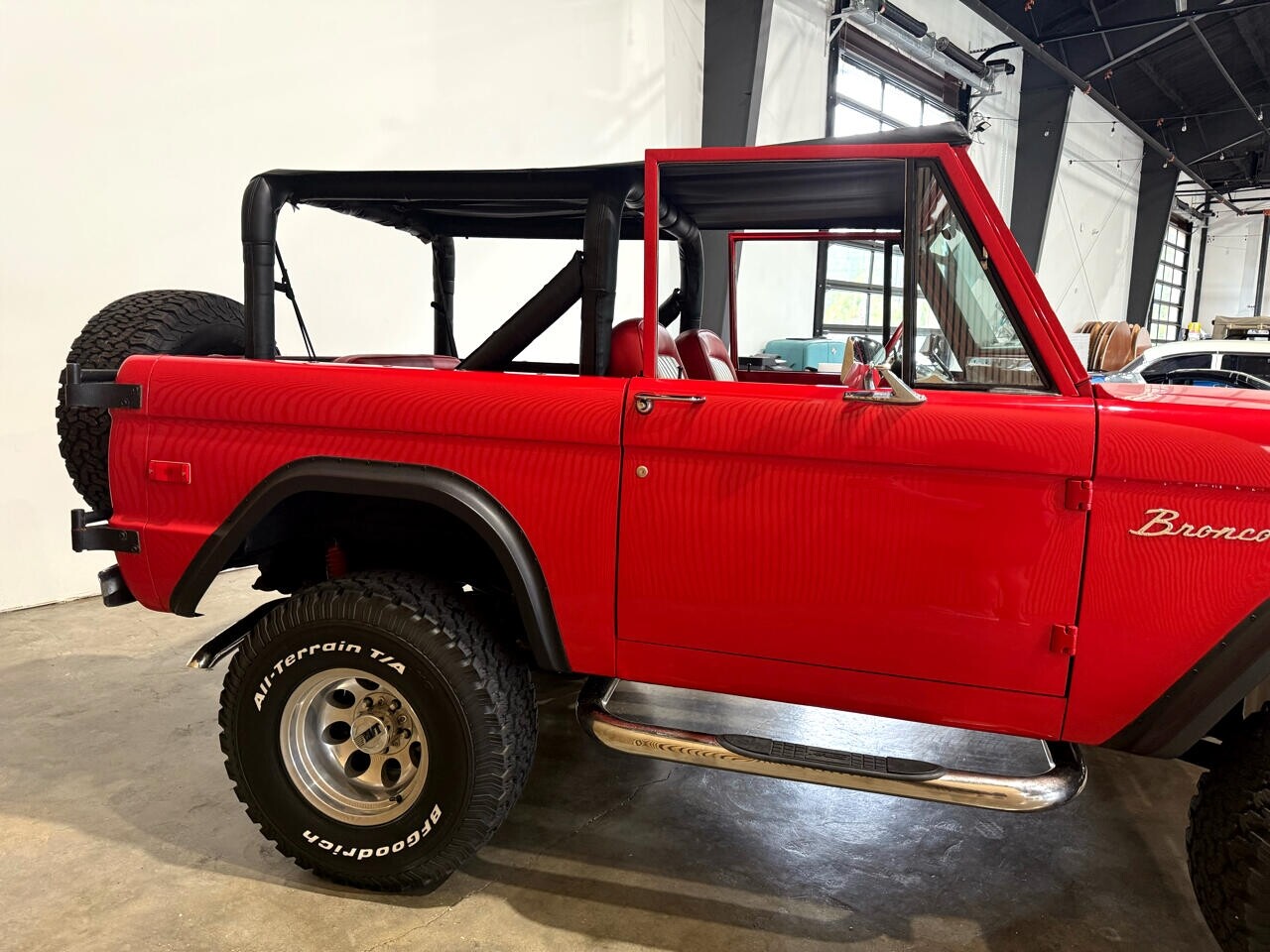 Ford-Bronco-1971-SUV-12