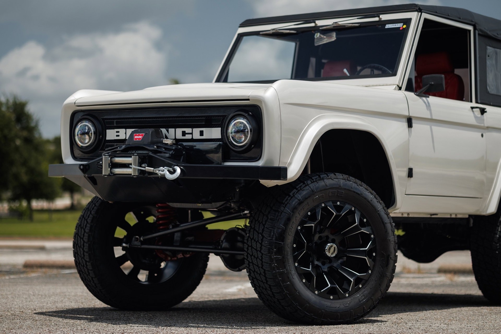Ford-Bronco-1971-SUV-12