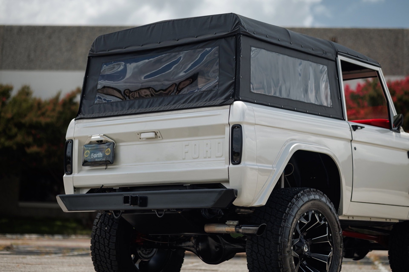 Ford-Bronco-1971-SUV-14