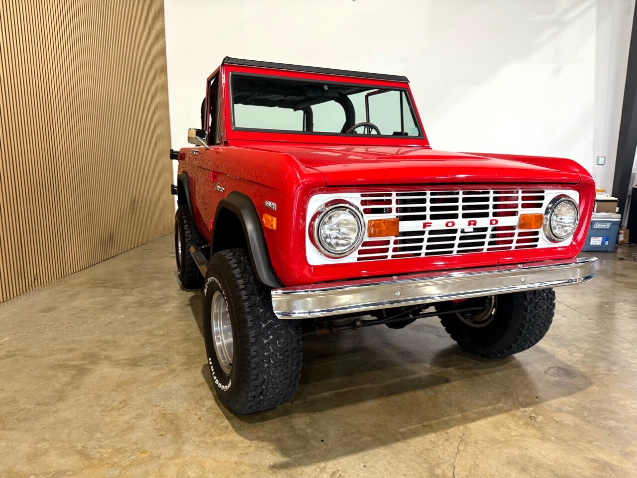 Ford-Bronco-1971-SUV-16