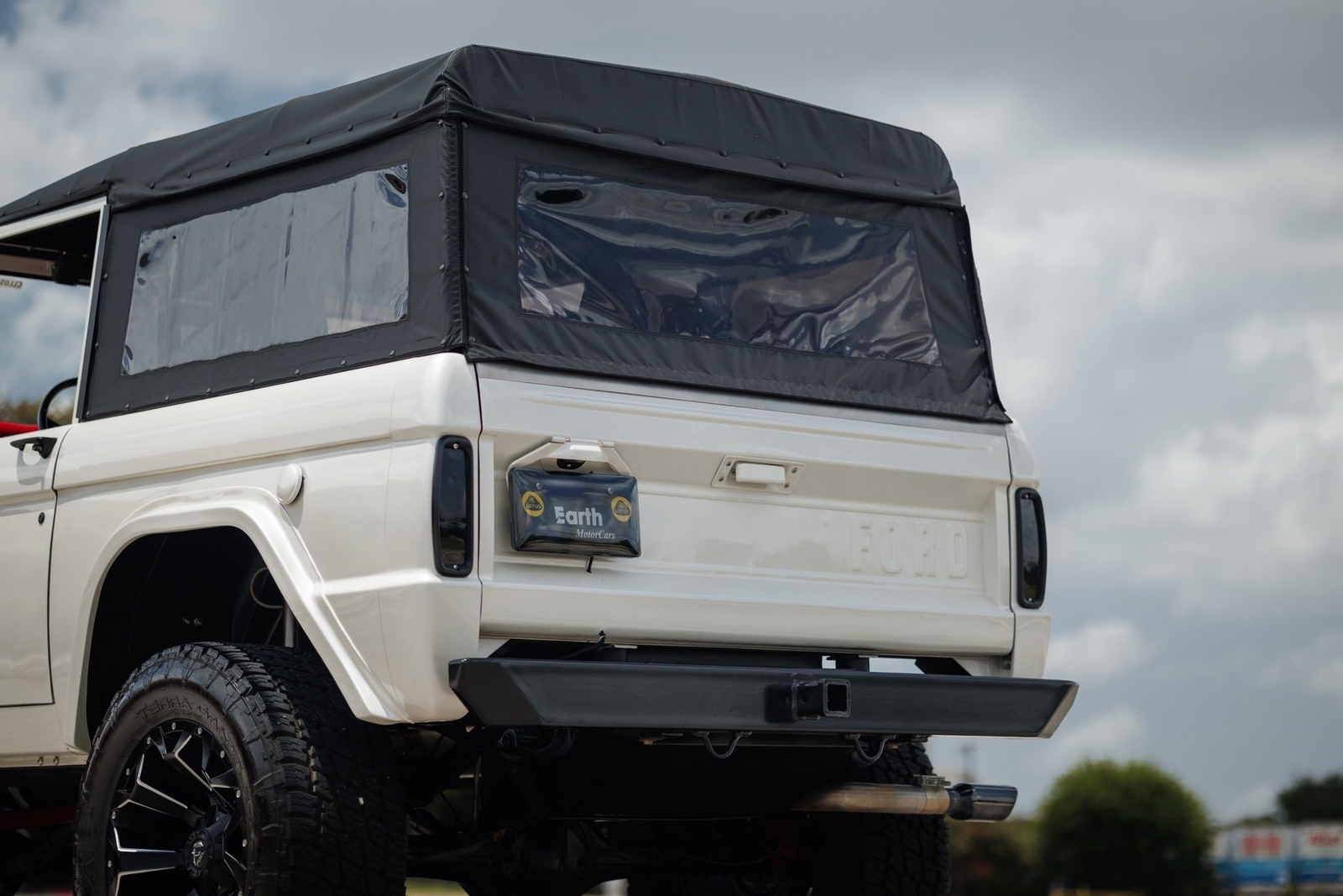 Ford-Bronco-1971-SUV-18