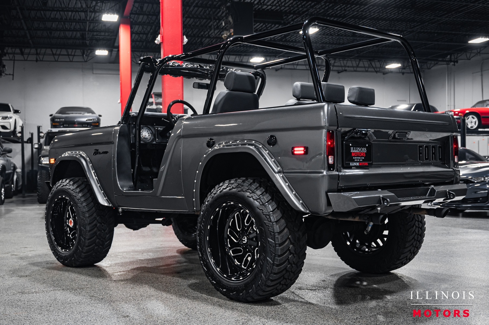 Ford-Bronco-1971-SUV-2