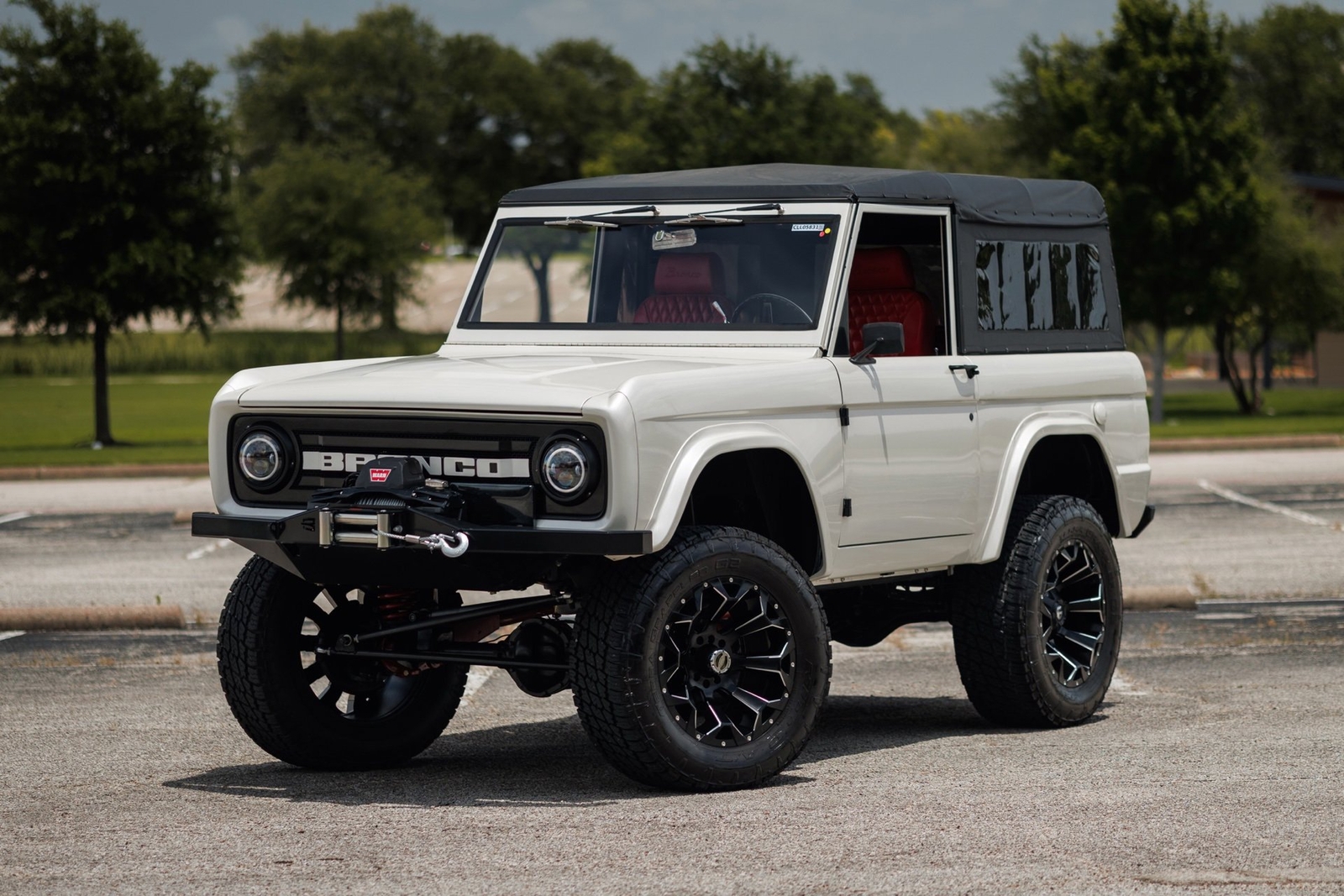 Ford-Bronco-1971-SUV-2