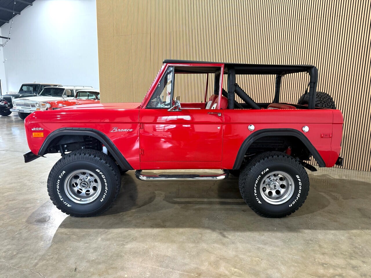 Ford-Bronco-1971-SUV-21