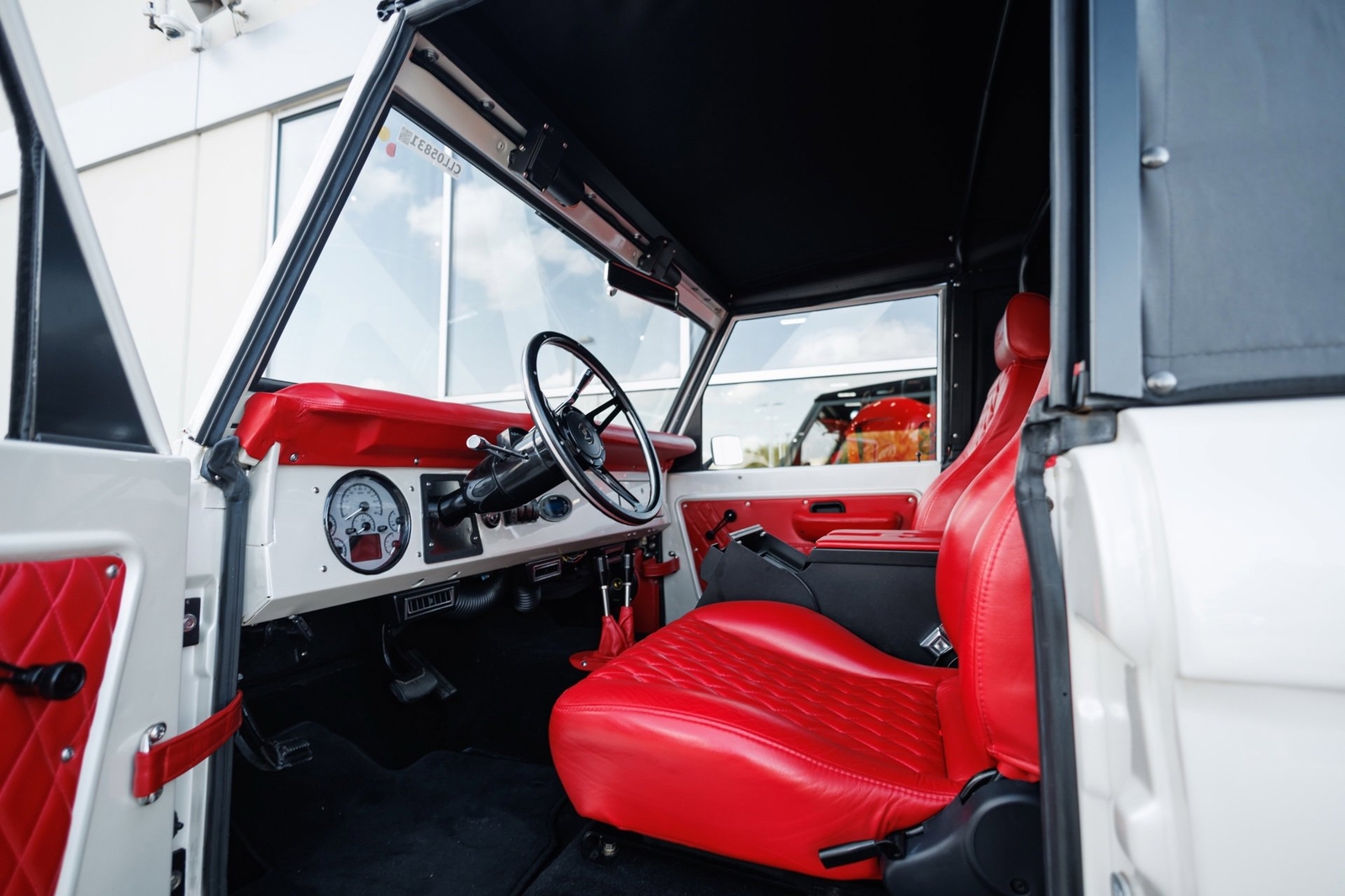 Ford-Bronco-1971-SUV-32