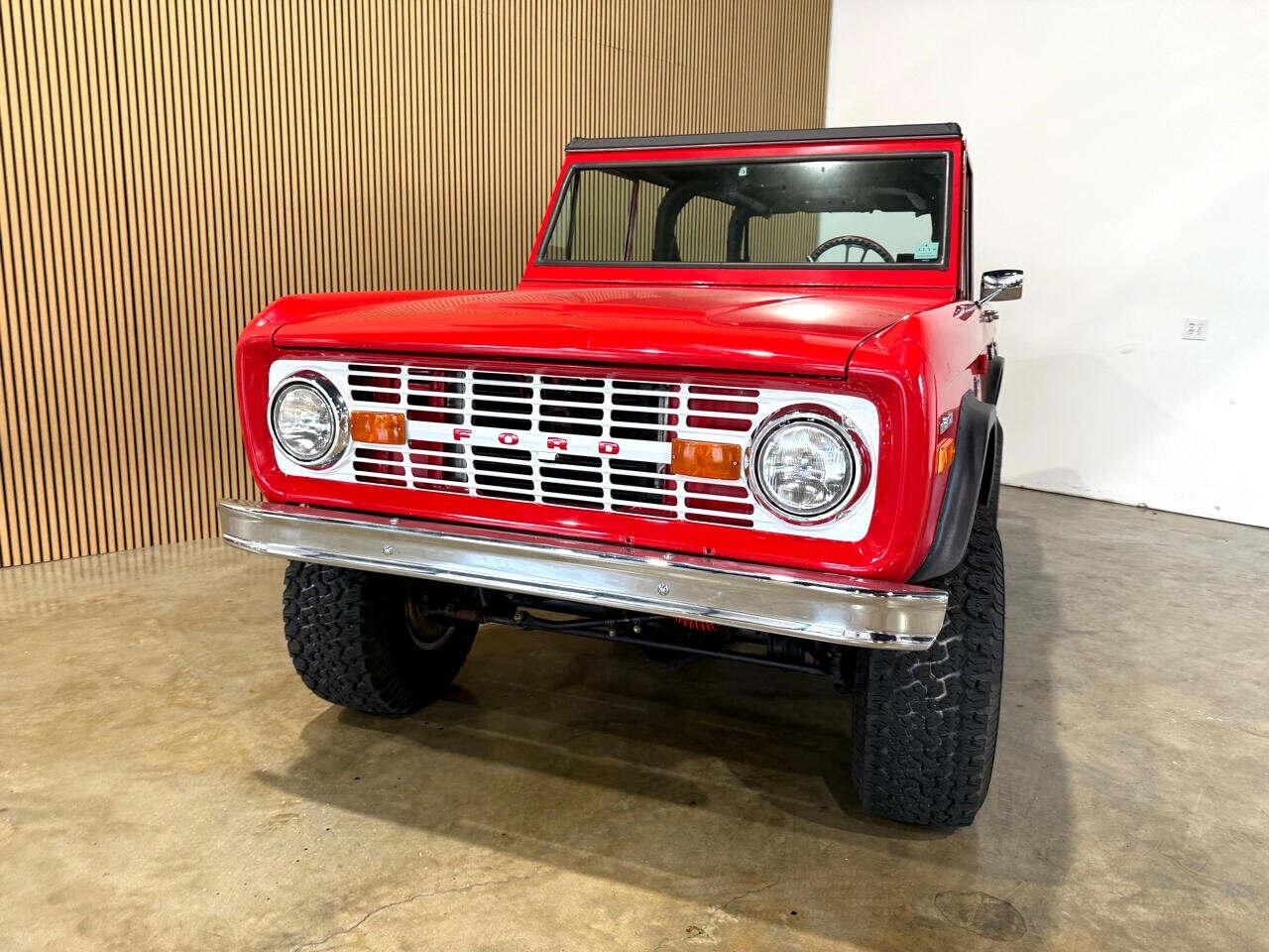 Ford-Bronco-1971-SUV-5