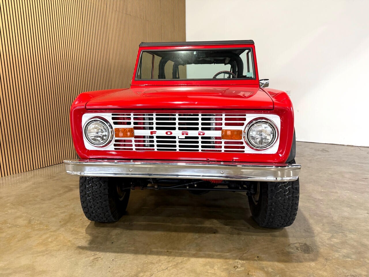 Ford-Bronco-1971-SUV-6