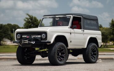 Ford-Bronco-1971-SUV-6