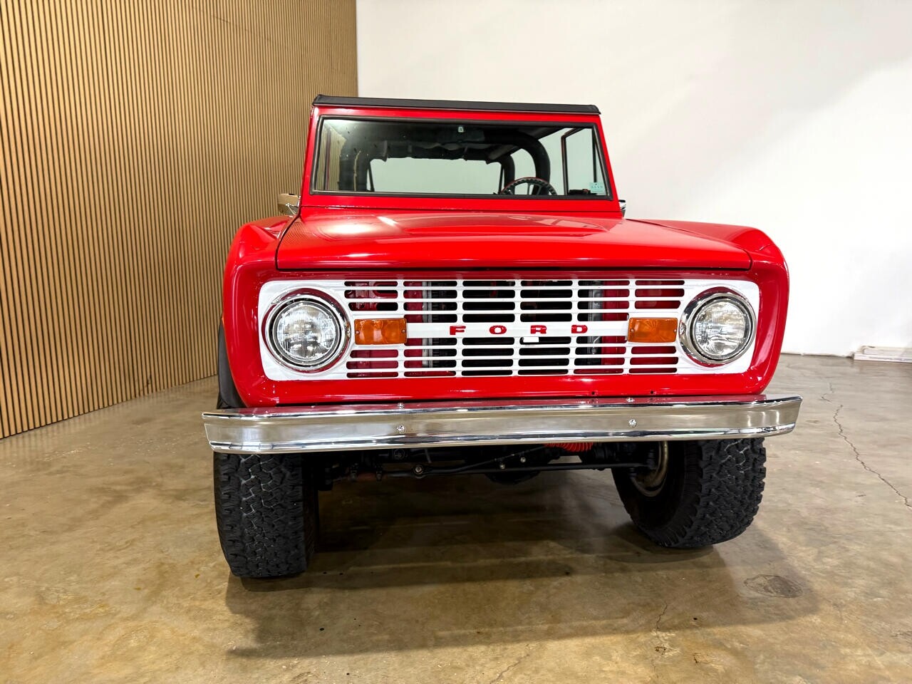 Ford-Bronco-1971-SUV-7