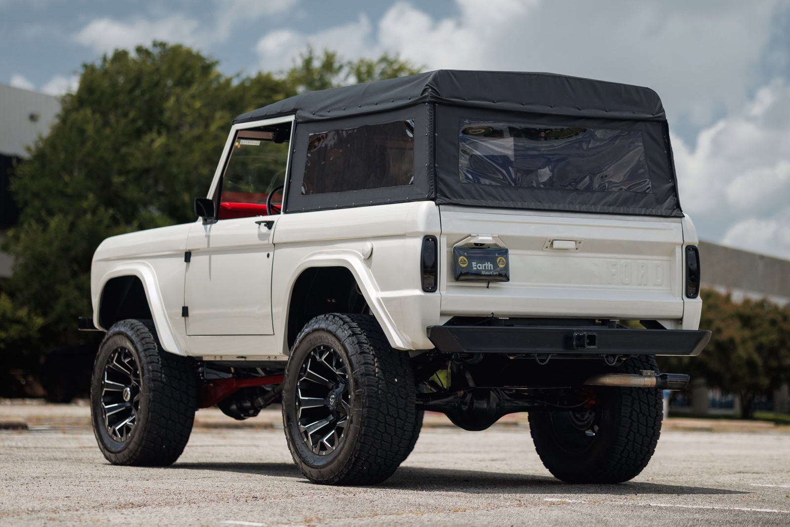 Ford-Bronco-1971-SUV-7