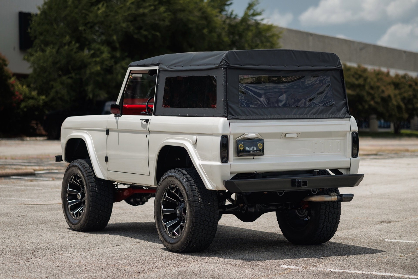 Ford-Bronco-1971-SUV-8