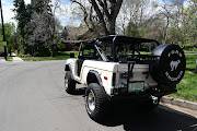 Ford-Bronco-1971-white-3