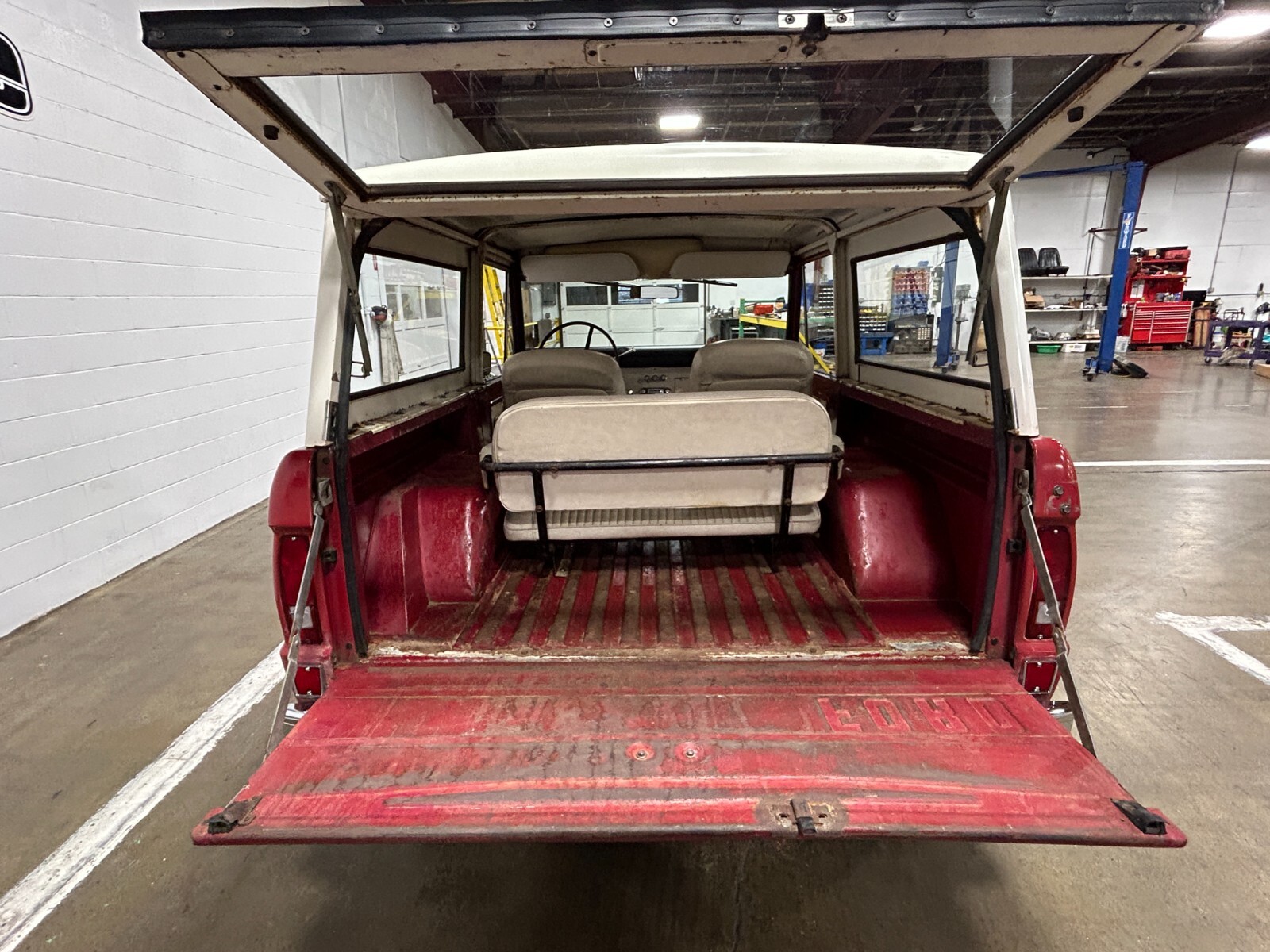 Ford-Bronco-1972-9