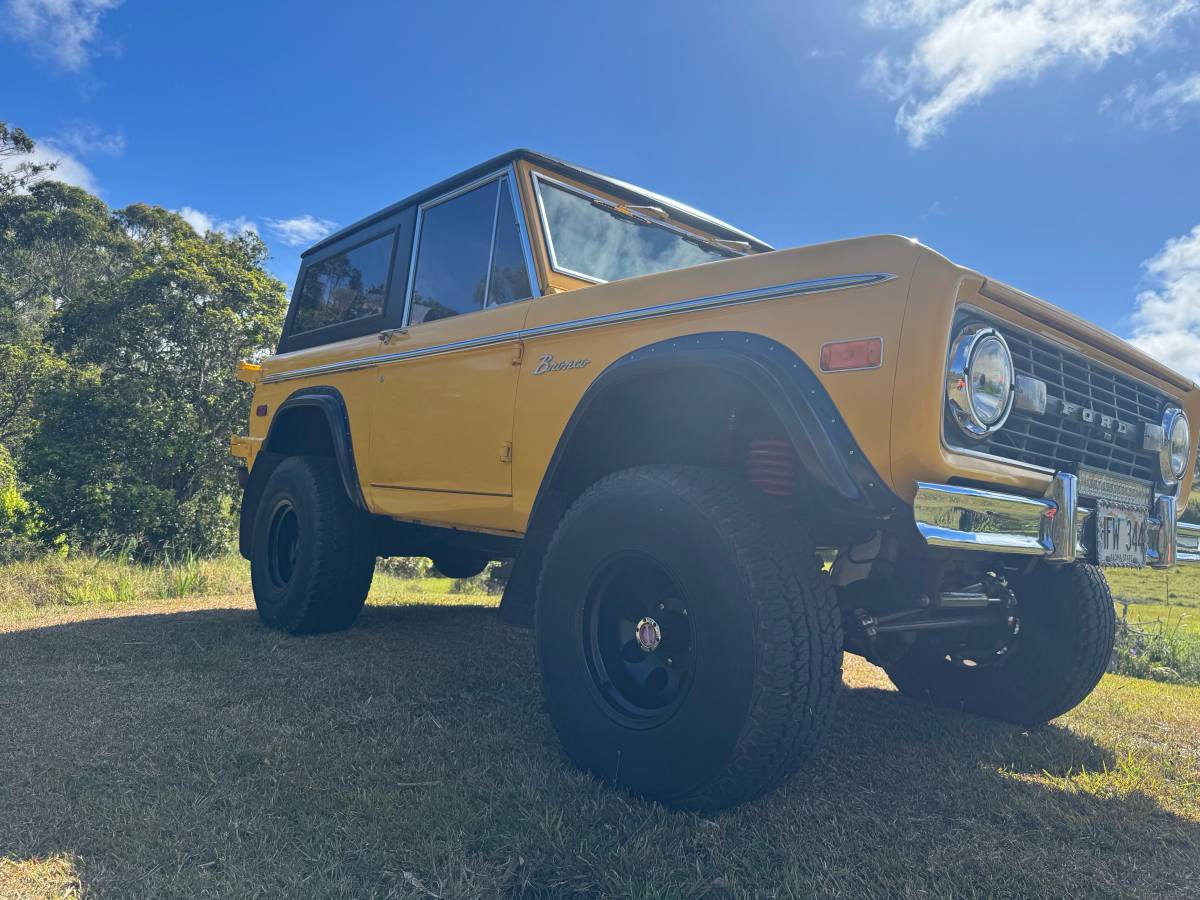 Ford-Bronco-1972-yellow-2