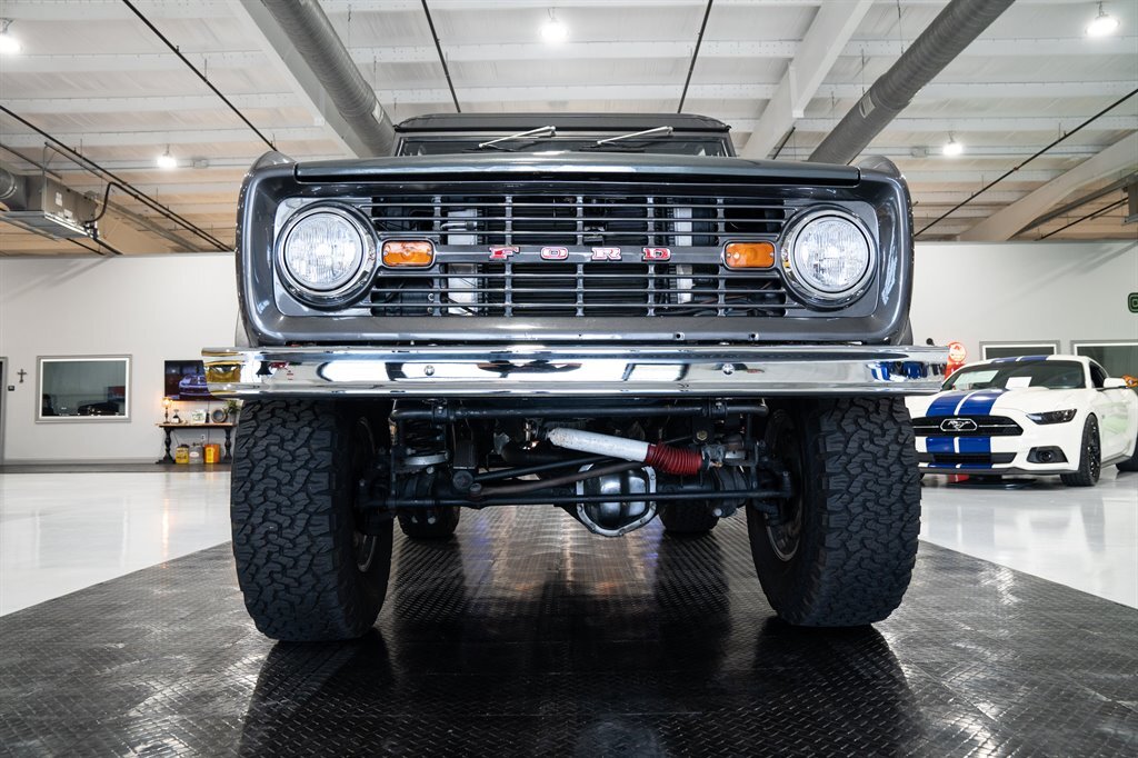 Ford-Bronco-1973-10