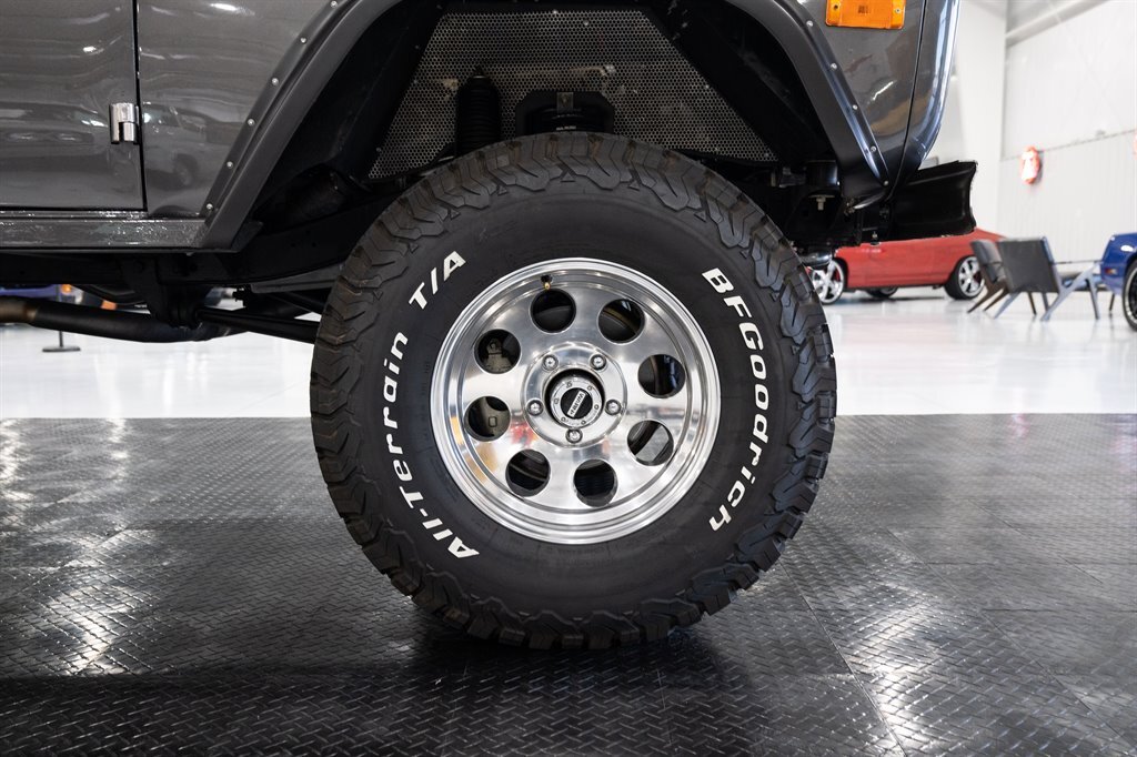 Ford-Bronco-1973-17