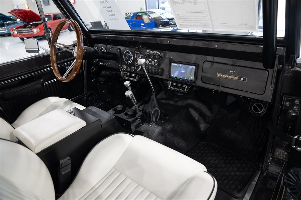 Ford-Bronco-1973-33