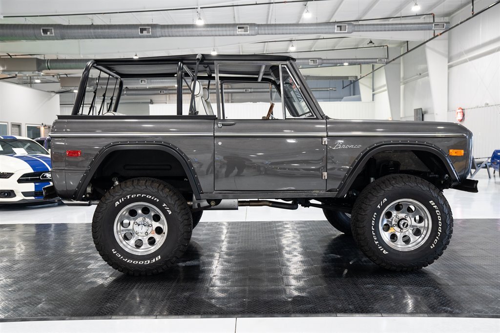 Ford-Bronco-1973-5