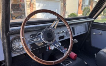 Ford-Bronco-1973-SUV-10