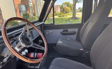 Ford-Bronco-1973-SUV-11