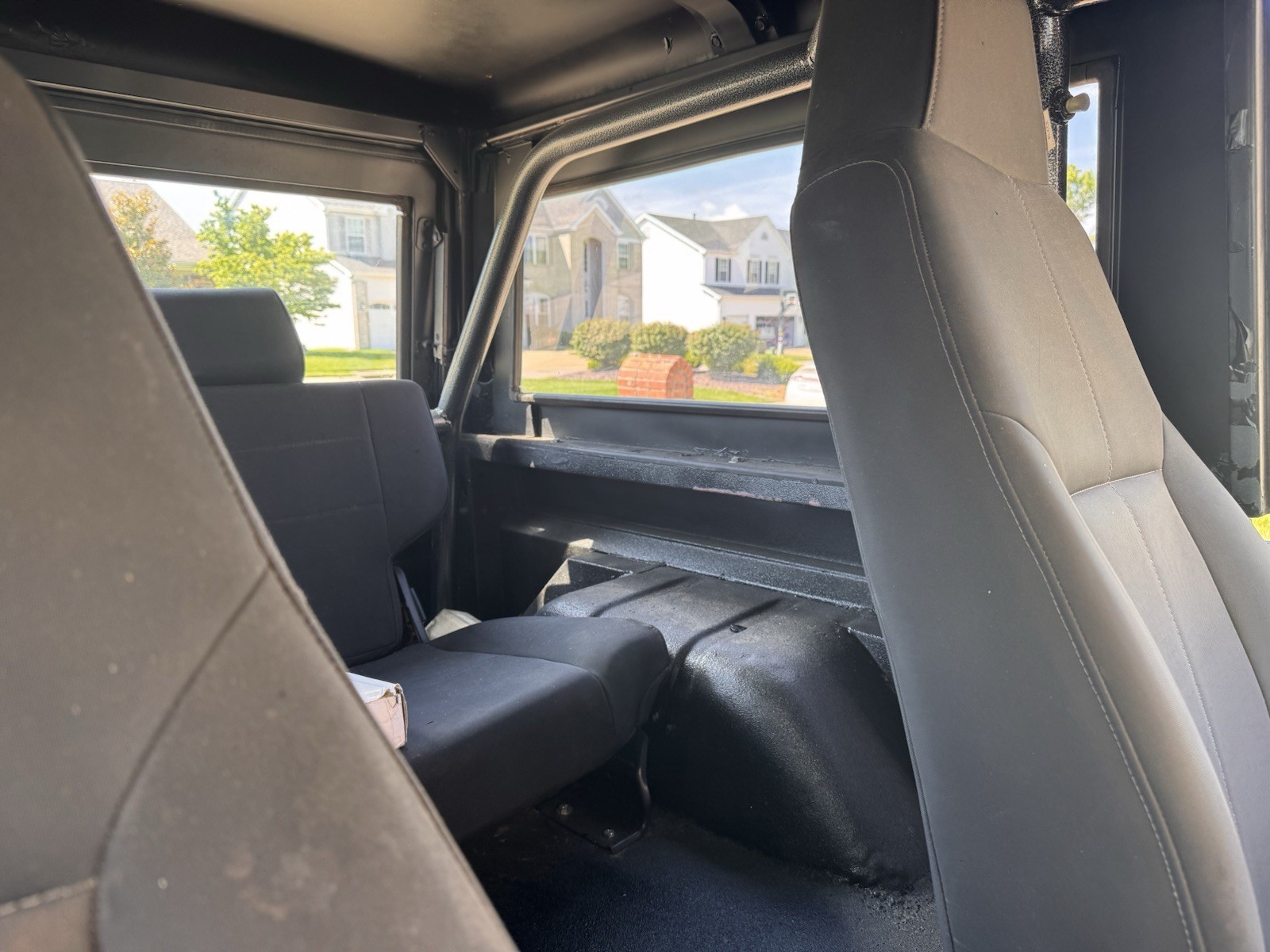 Ford-Bronco-1973-SUV-16