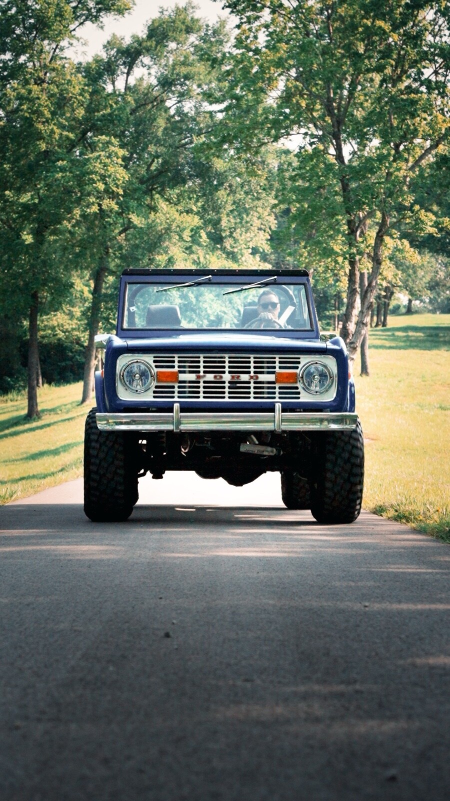 Ford-Bronco-1973-SUV-2