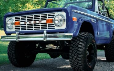 Ford-Bronco-1973-SUV