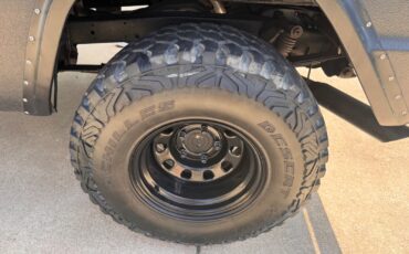 Ford-Bronco-1973-SUV-26