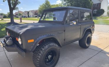 Ford-Bronco-1973-SUV