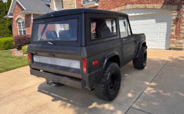 Ford-Bronco-1973-SUV-3