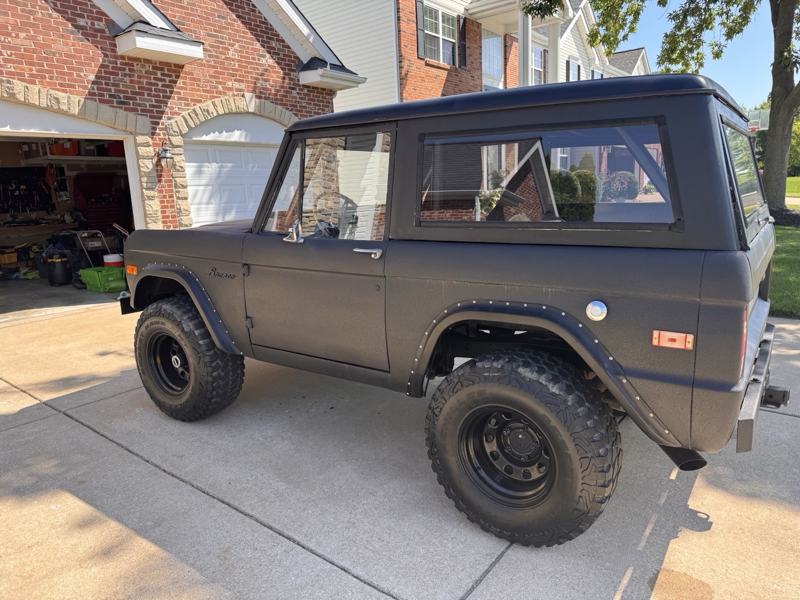 Ford-Bronco-1973-SUV-4