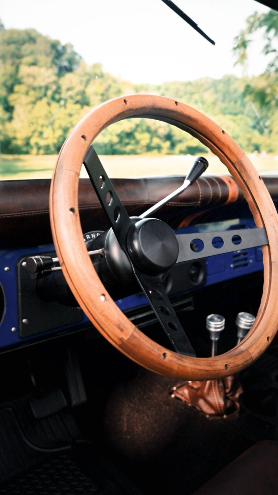 Ford-Bronco-1973-SUV-7